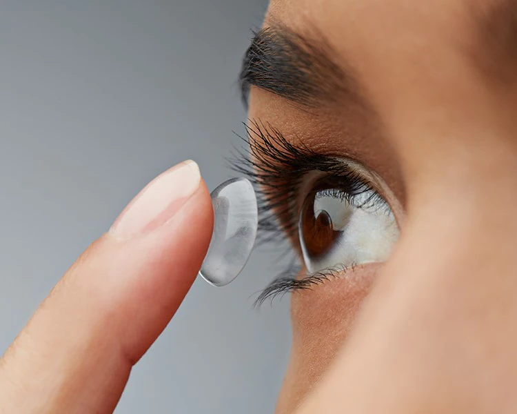 Choosing The Right Contact Lenses A Guide To Selecting The Best Option For You Treat N Heal